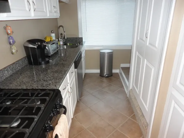 124 Sylvia St Unit 2, New Bedford, MA 02745