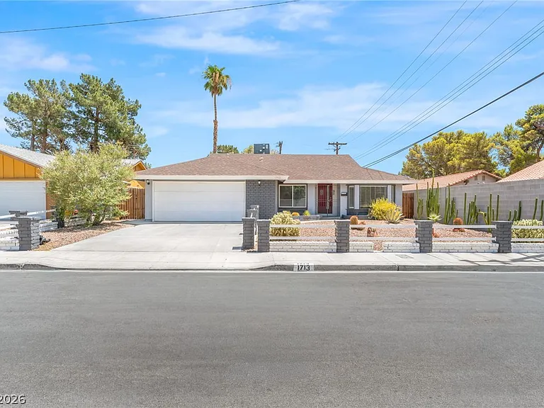 1713 Barnard Dr — Photo 1