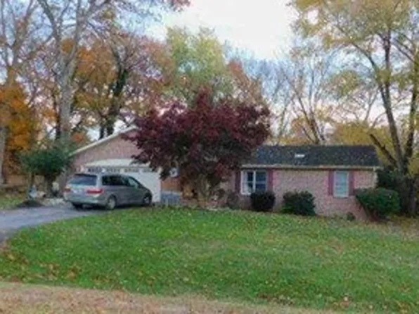 9822 Fernwood Ln, Hagerstown, MD 21740