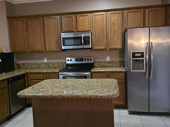 5th image of 2866 S Oasis Dr