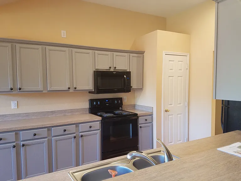 422 Cypress St — Photo 10