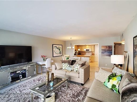 4th image of 3850 Galt Ocean Dr APT 1008