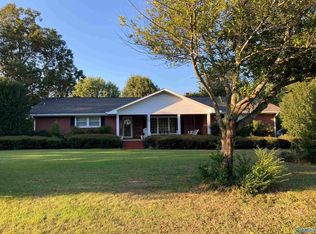 907 Sommerset Rd SE, Huntsville, AL 35803