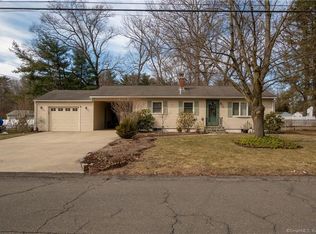 10 Glen Oak Dr, Enfield, CT 06082