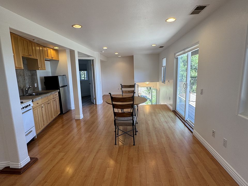 1st image of 546 Mint Ln #B