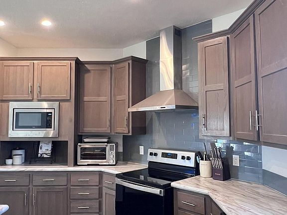 3rd image of 11144 Dingess Rd