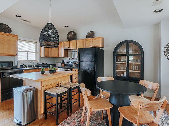 2nd image of 206 5th St SW APT F