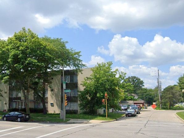 3495 N Oakland Ave APT 105