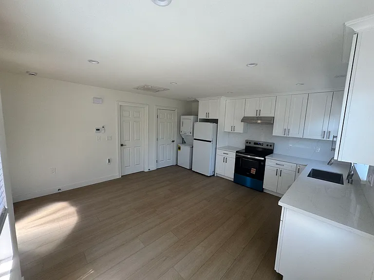 4428 Cherrywood Ave — Photo 4