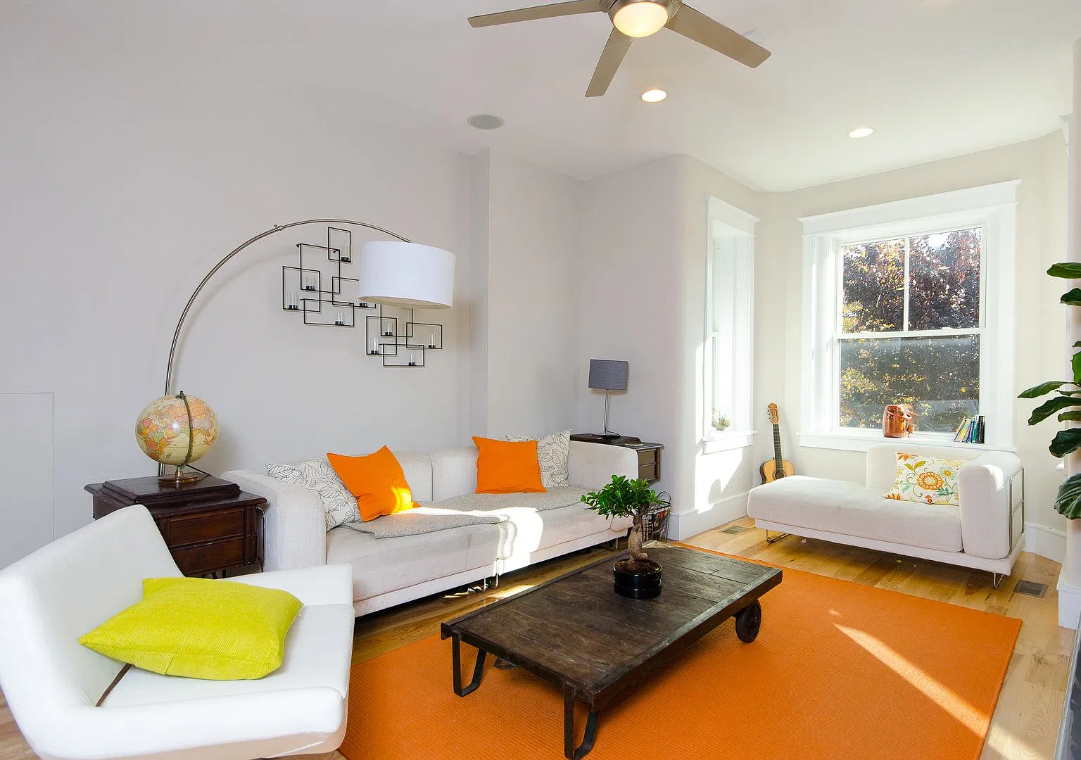 Contemporary Columbia Heights Condo | 3 Bed | 2.5 Bath | 1,400 Sf | Rear Yard | 1 Surface Parking... — Photo 3