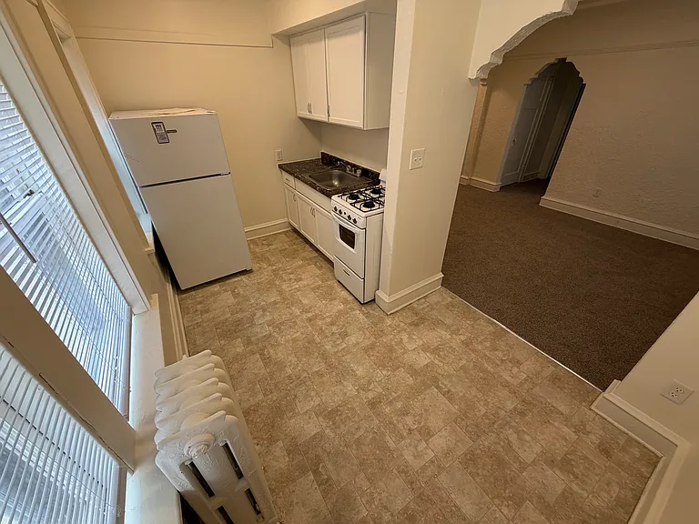 5709 W Burnham St #7 — Photo 10