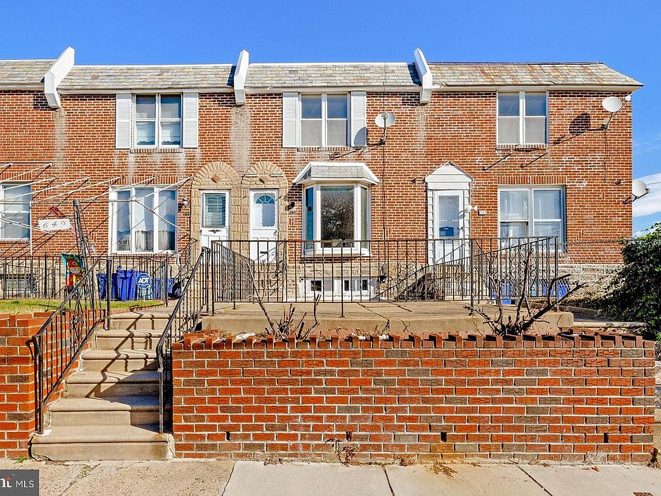 1st image of 651 E Carver St