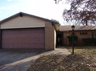2108 Foxcroft Ln, Arlington, TX 76014