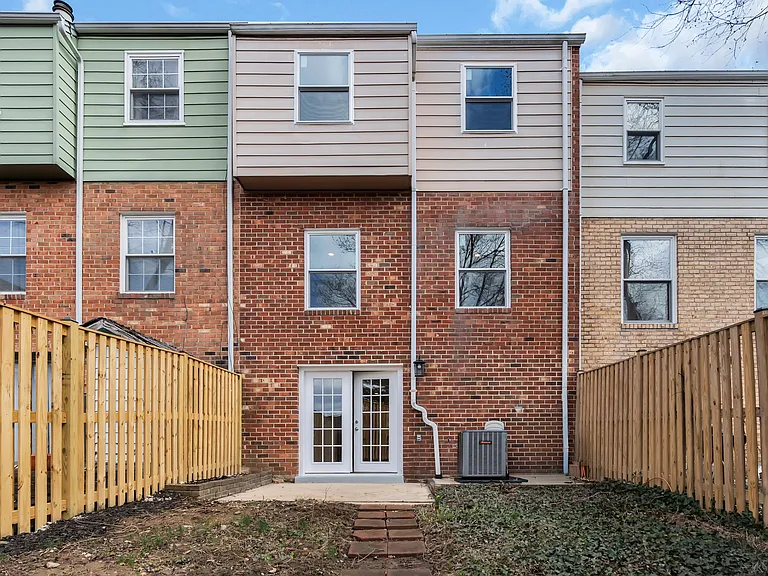 26 Timber Rock Rd — Photo 3