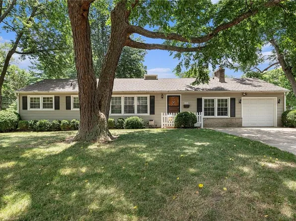 8201 W 89th St, Overland Park, KS 66212