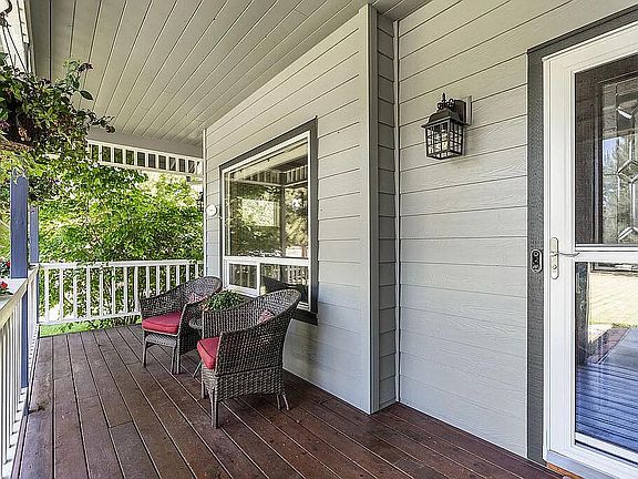 4th image of 61097 Ferguson Ct