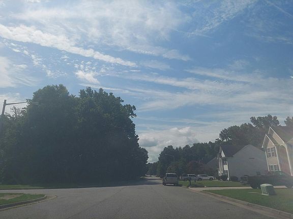 4th image of 1000 Sawtooth Dr