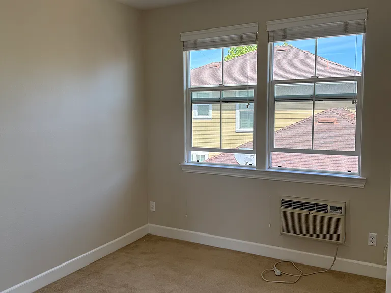 2465 Prairie Ln — Photo 6