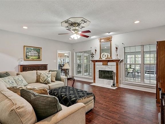 5th image of 408 Normandy Dr