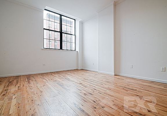 5th image of 923 Gates Ave #1A