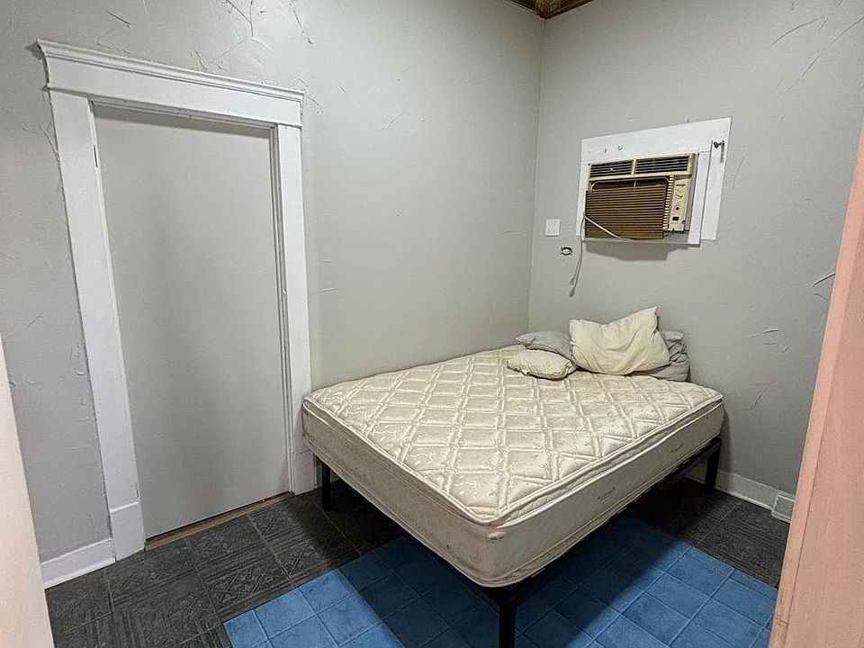 1st image of 3260 W 105th St #2