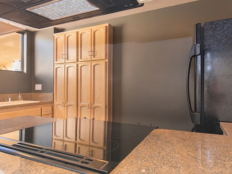 4637 Park Dr #8 — Photo 6