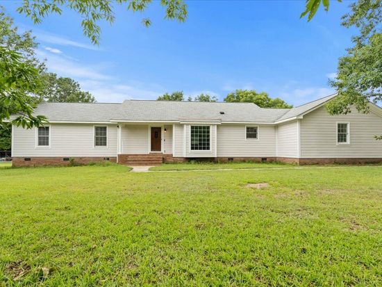 1186 Pointer Dr, Manning, SC 29102