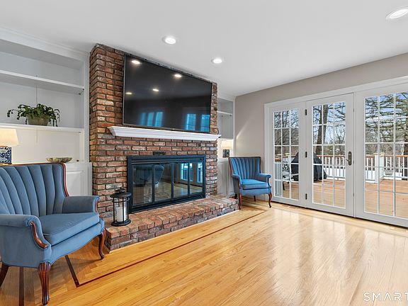 4th image of 102 Orchard Hill Drive