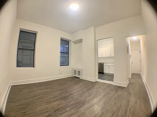 Rented by Bond New York | media 9