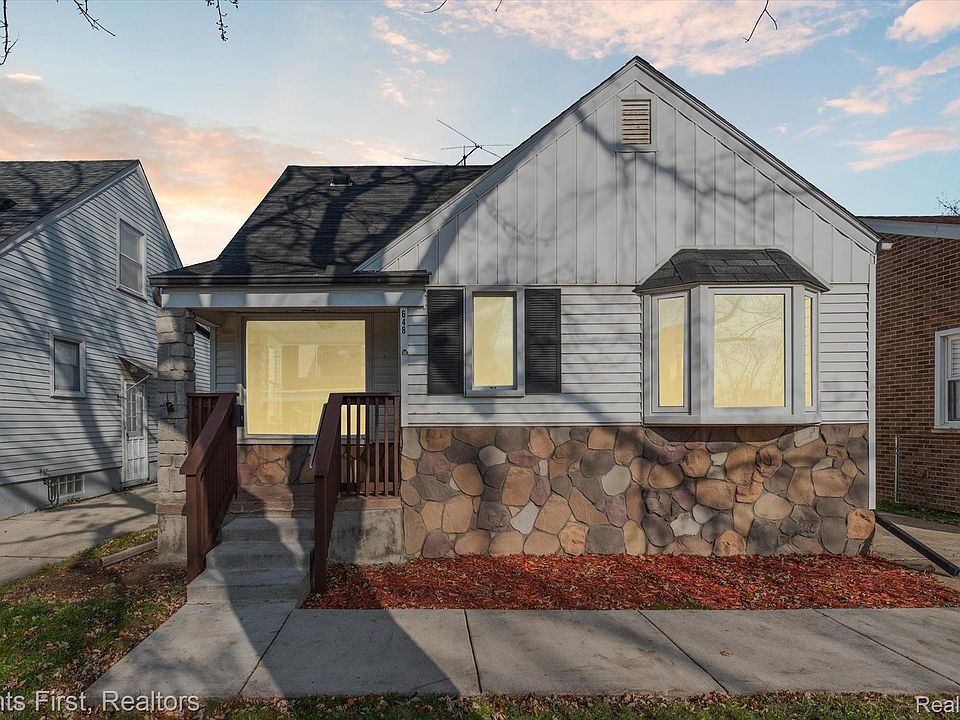 1st image of 648 Mill St