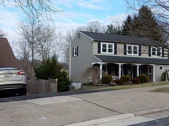 2nd image of 127 Liberty Dr