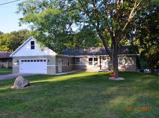 4216 Saran Dr, Okemos, MI 48864