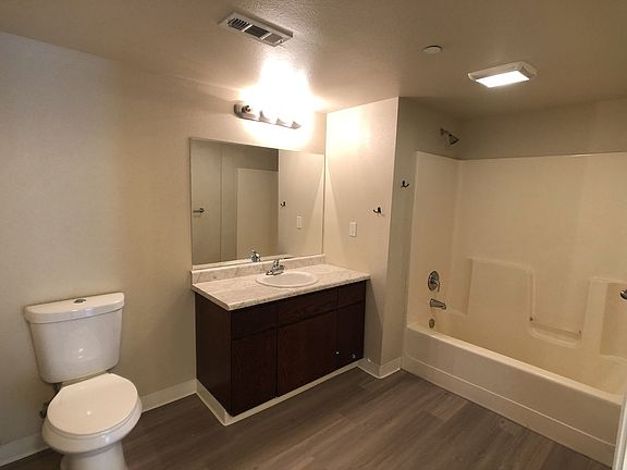 5th image of 28 S 20th St APT 3