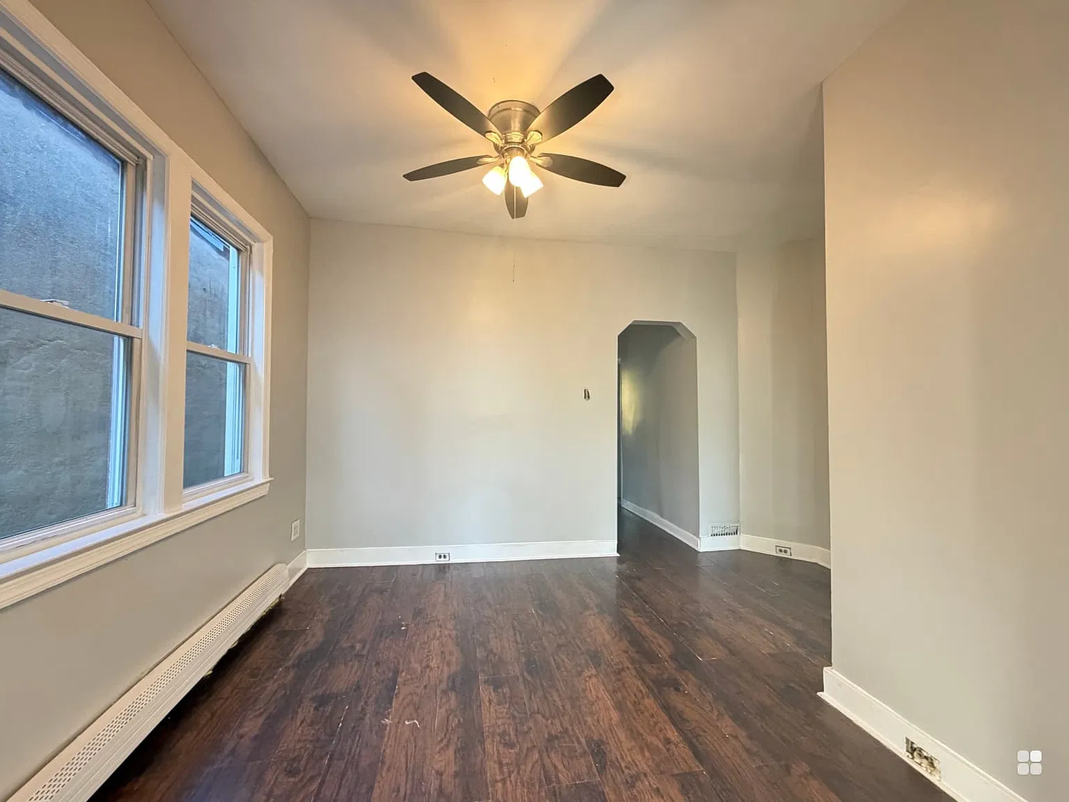 3 bed, 1000 sqft, $2,500 — Photo 2
