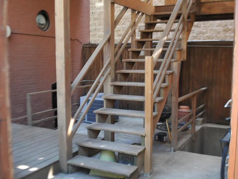 1117 W Dickens Ave #2 — Photo 4