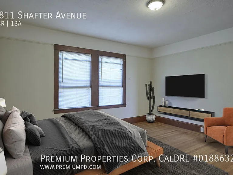 3811 Shafter Ave — Photo 8