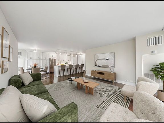 5th image of 1330 N Astor St #1501