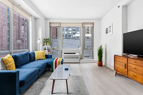 4415 Purves St #3D Photo 1