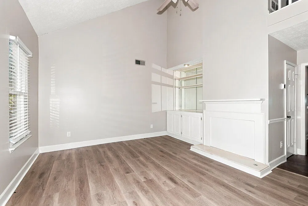 3 bed, 2.0 bath, 1792 sqft, $2,360 — Photo 4