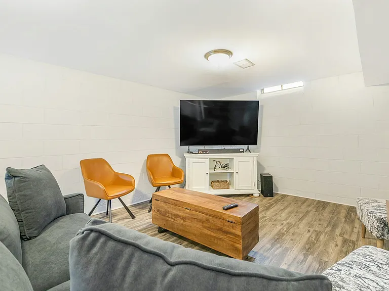 621 Susan Dr — Photo 16