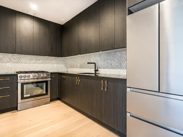 875 4th Avenue image 2 of 23