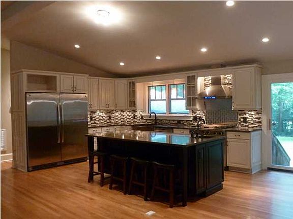 5th image of 1181 Park Pl N