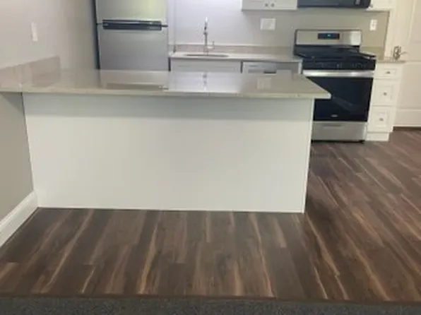 879 Bernon St APT 211, Woonsocket, RI 02895