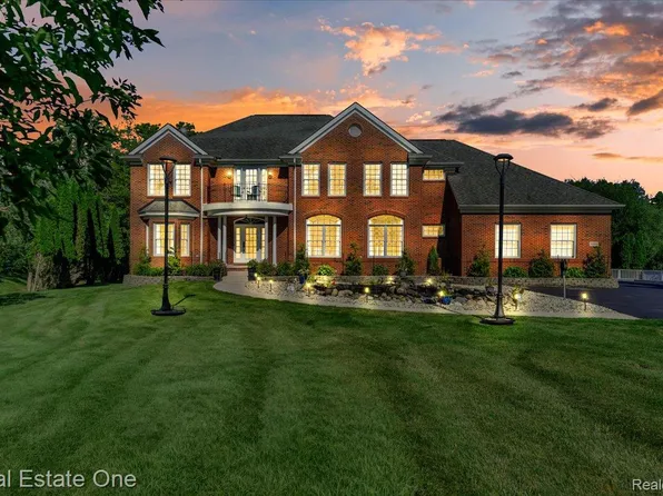 33850 Braebury Rdg, Farmington Hills, MI 48331
