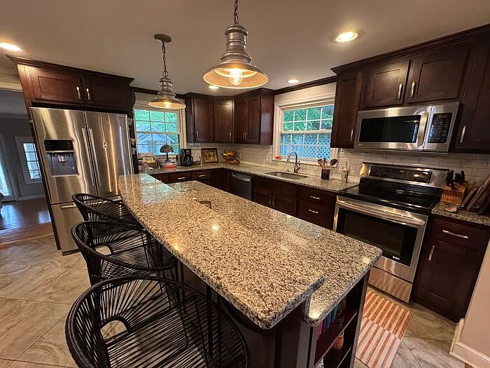 2602 Poincianna St SW — Photo 9