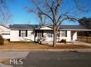 108 Dean St, Claxton, GA 30417