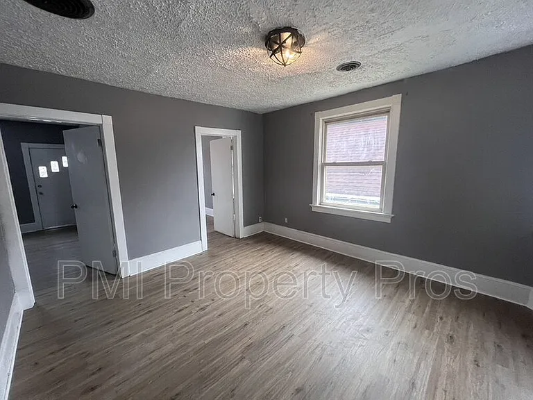 2945 N 23rd St — Photo 36