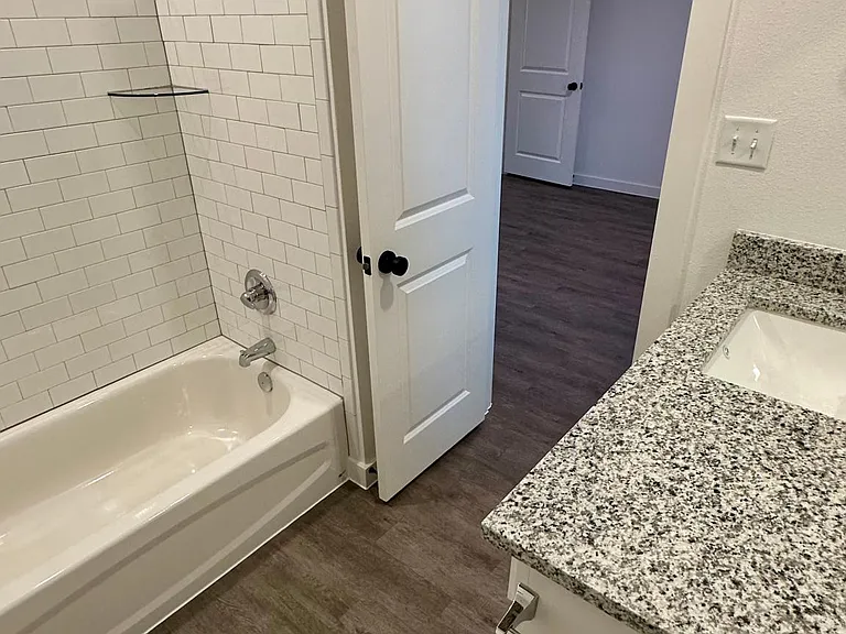 2614 S Fannin Ave — Photo 17
