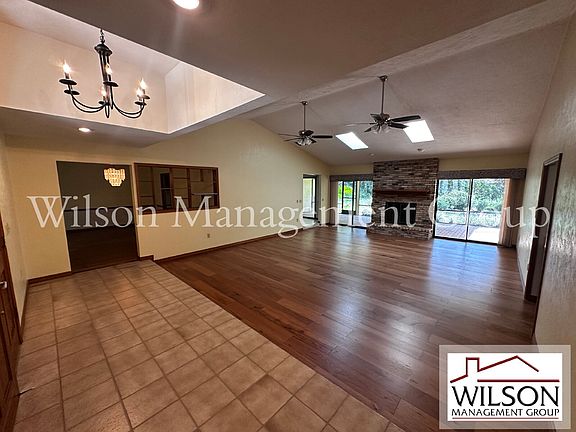 4th image of 1547 Belfast Ct