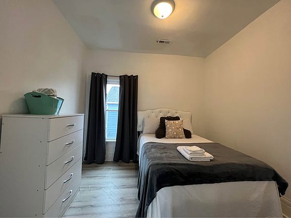 4th image of 100 Davis St Unit 2